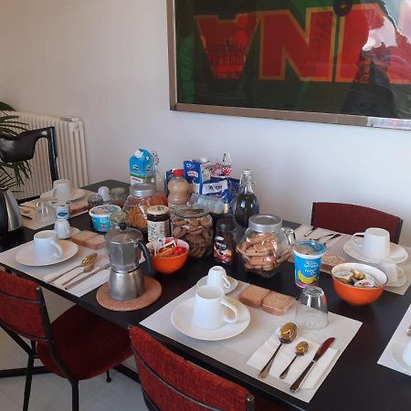 Charming Apartment With Balcony In The Historic Center Napoli Ngoại thất bức ảnh