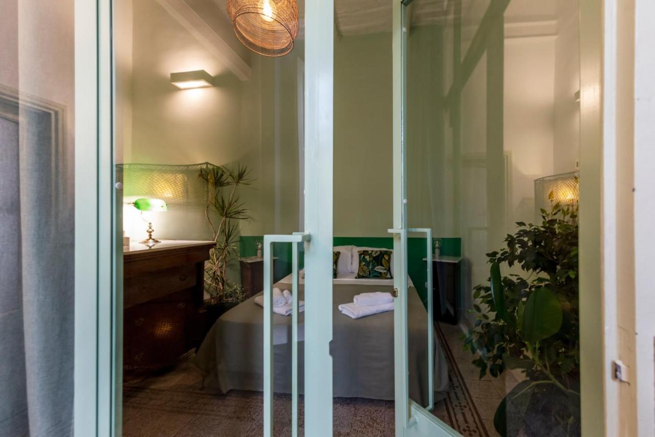 Charming Apartment With Balcony In The Historic Center Napoli Ngoại thất bức ảnh