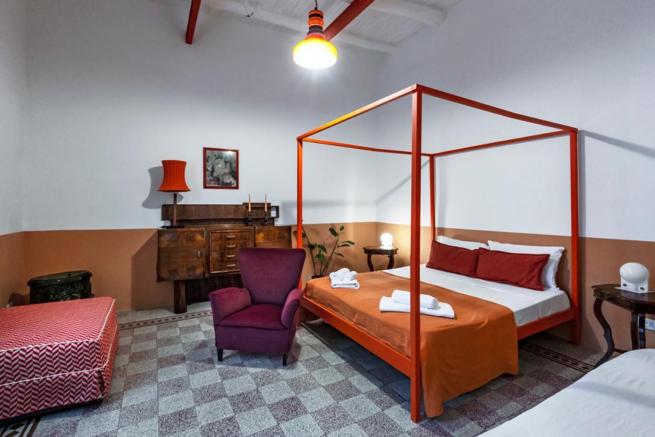 Charming Apartment With Balcony In The Historic Center Napoli Ngoại thất bức ảnh