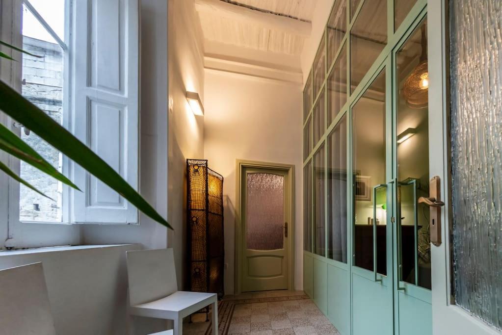 Charming Apartment With Balcony In The Historic Center Napoli Ngoại thất bức ảnh