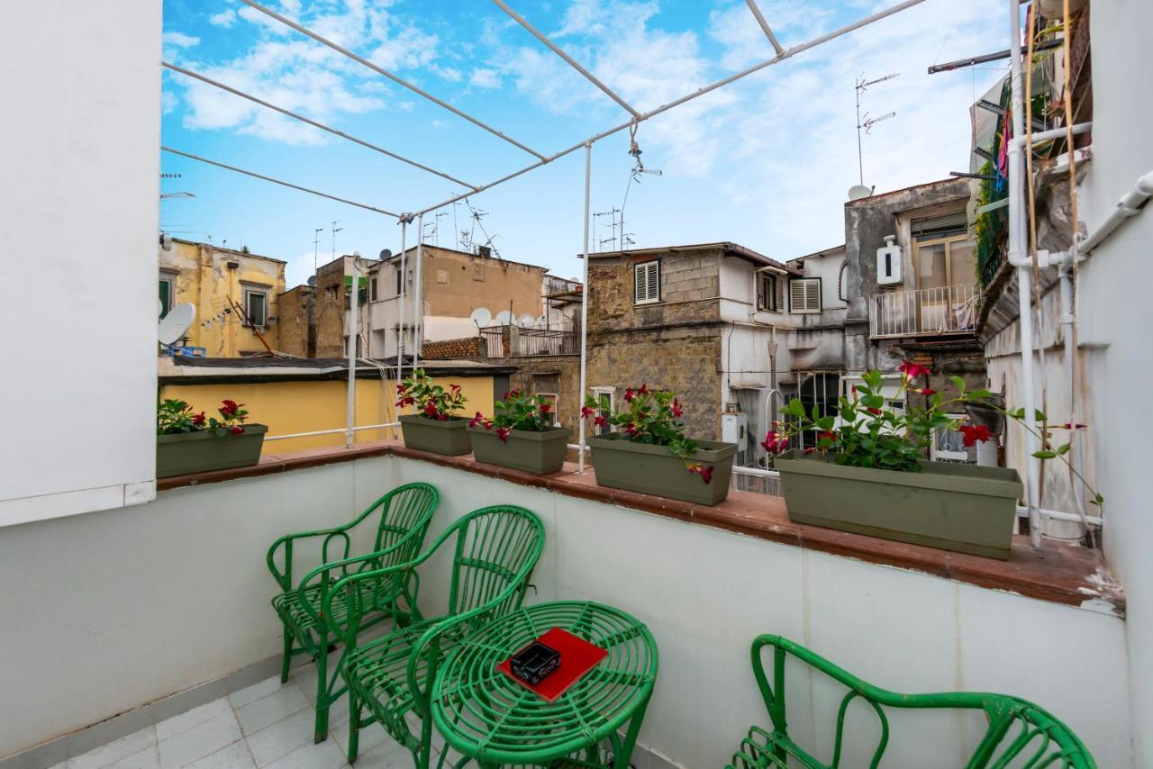 Charming Apartment With Balcony In The Historic Center Napoli Ngoại thất bức ảnh