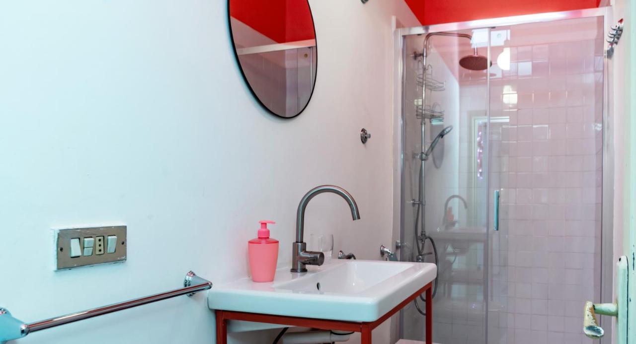 Charming Apartment With Balcony In The Historic Center Napoli Ngoại thất bức ảnh